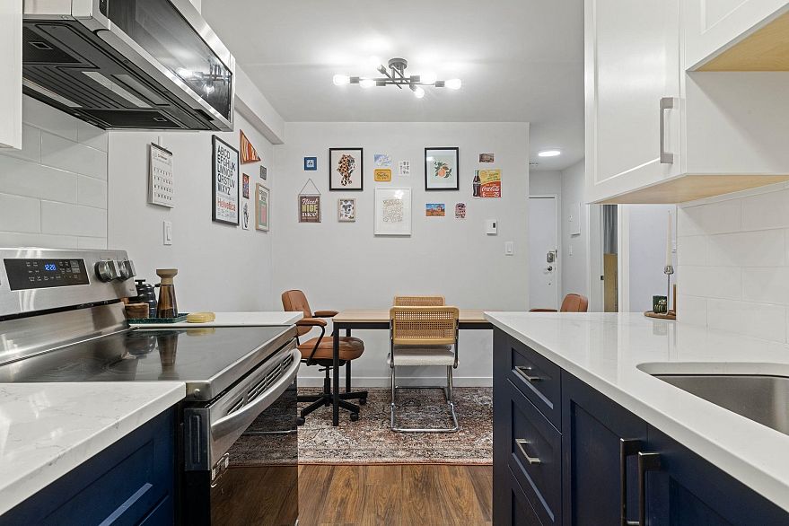 103 1649 Comox Street