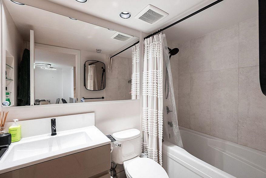 402 1003 Pacific Street