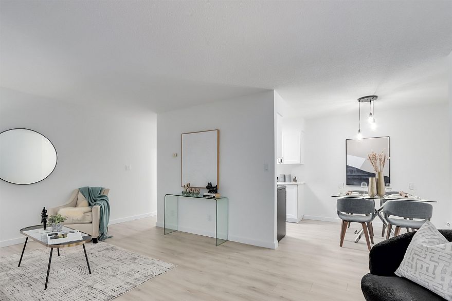 206 1622 Frances Street