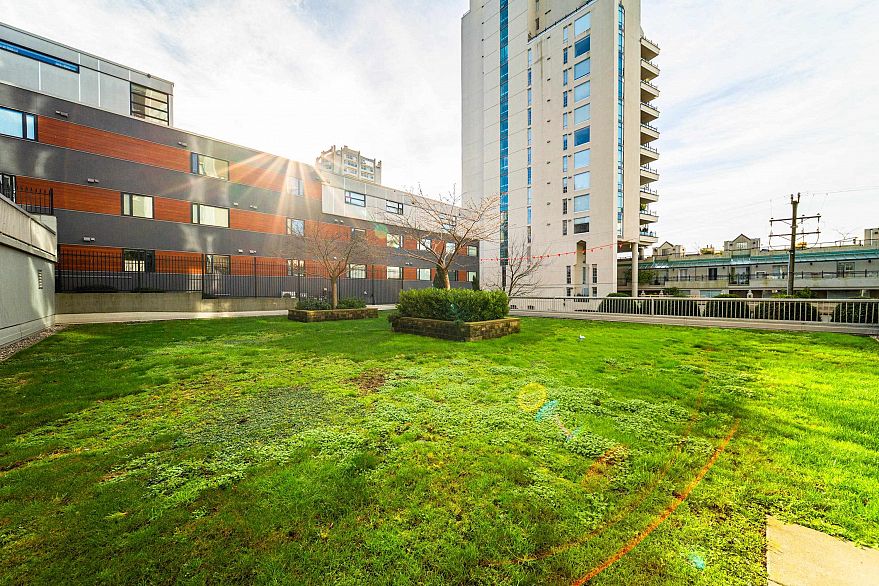 308 1330 Harwood Street