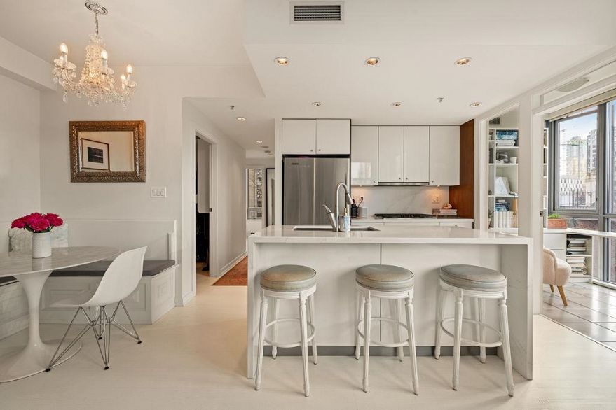 601 1005 Beach Avenue