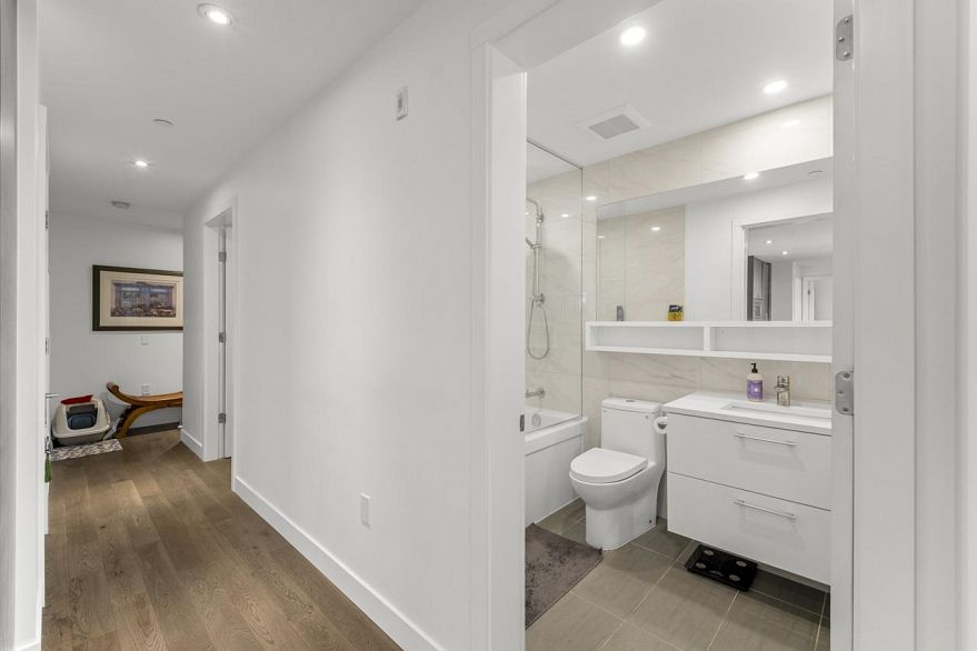 408 5693 Elizabeth Street