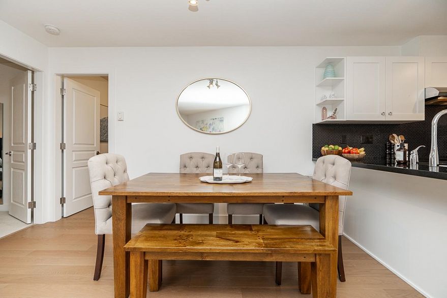 326 738 E 29th Avenue