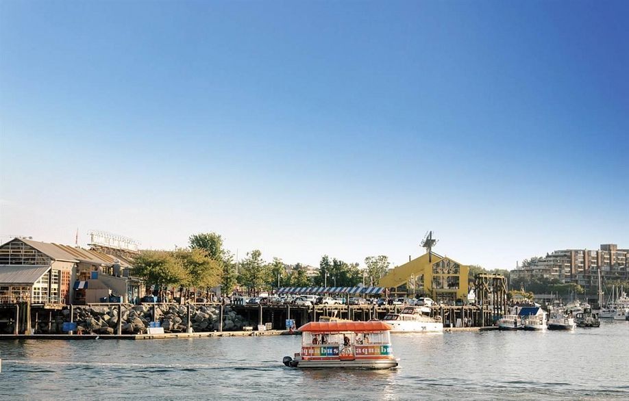 1107 889 Pacific Street