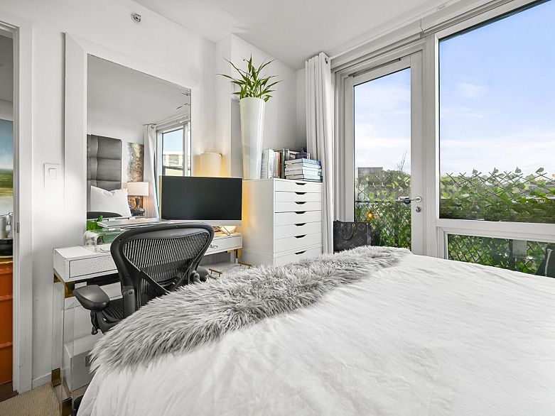 803 8555 Granville Street