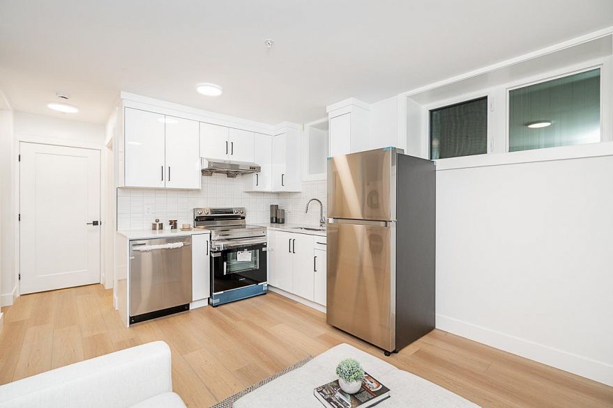 1 2753 Nanaimo Street