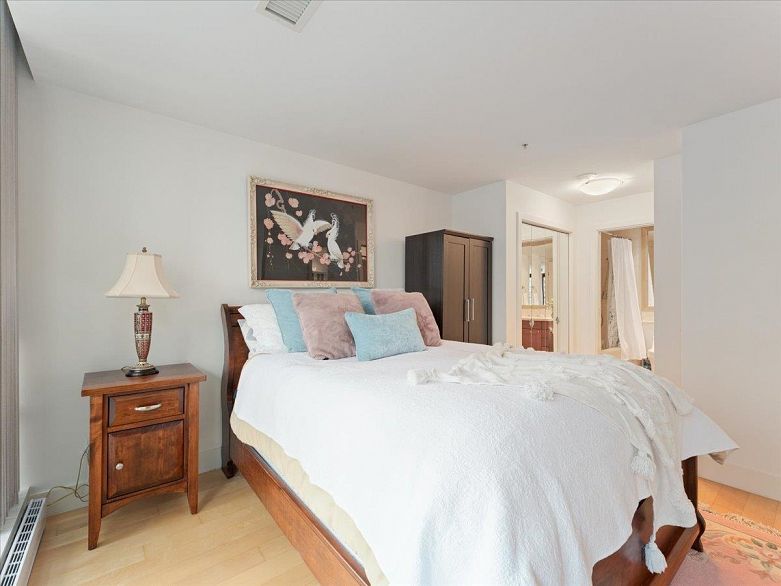 1008 590 Nicola Street