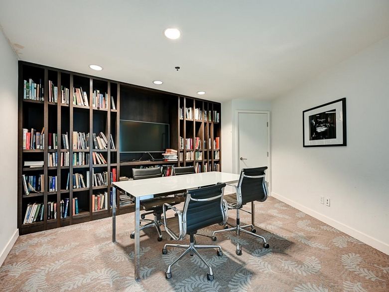 803 8555 Granville Street