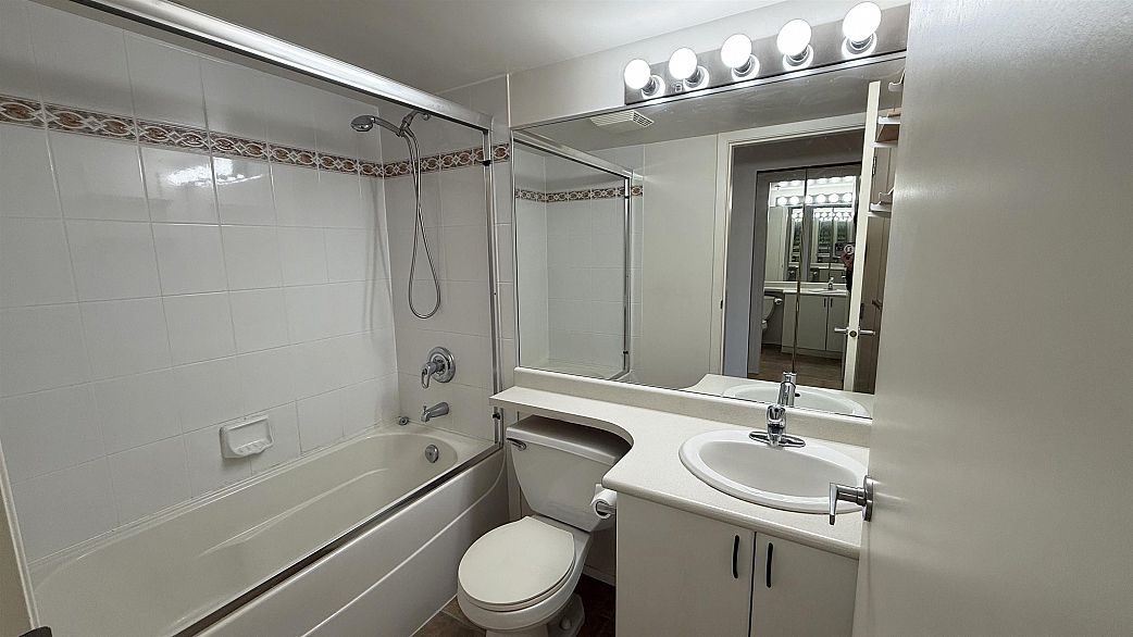 1001 2733 Chandlery Place