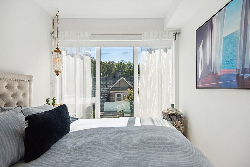 321 2520 Guelph Street