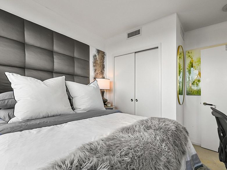 803 8555 Granville Street