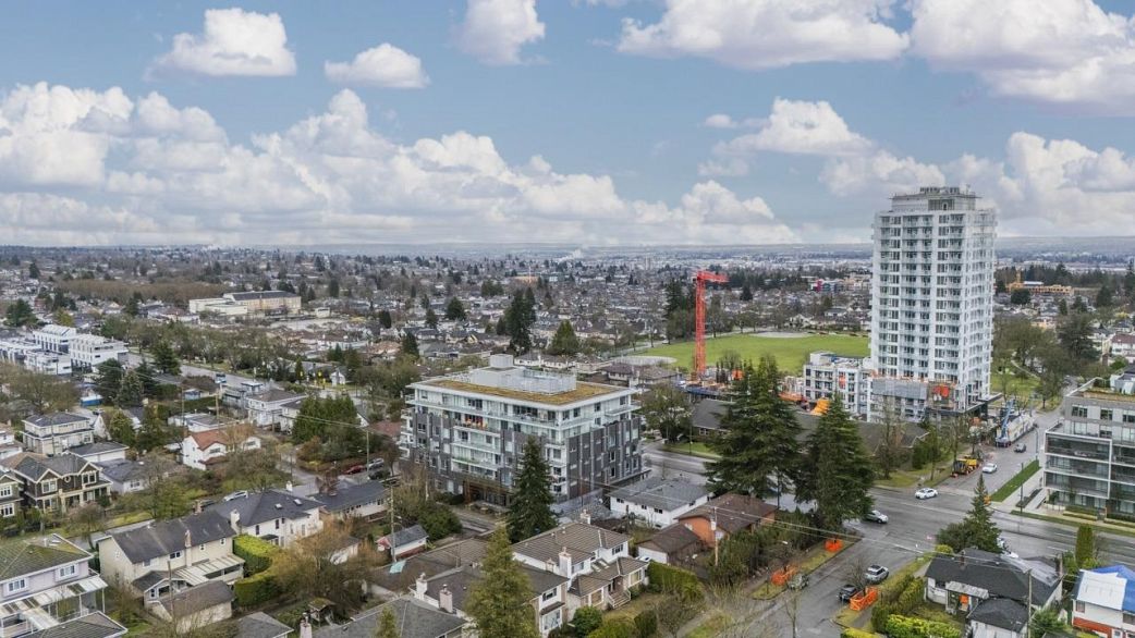 408 5693 Elizabeth Street