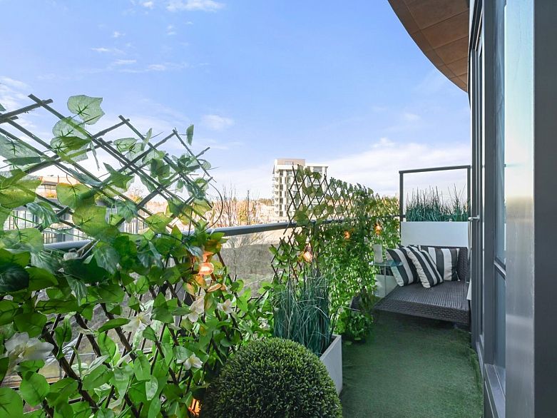 803 8555 Granville Street