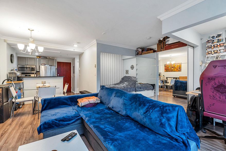 502 928 Richards Street