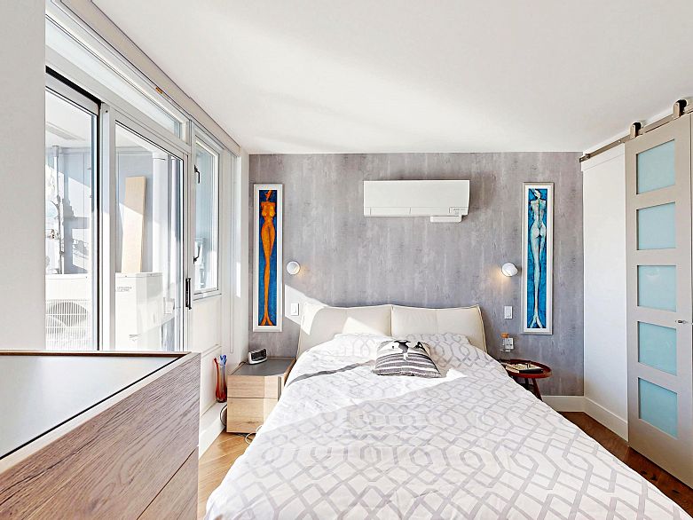 2706 1033 Marinaside Crescent