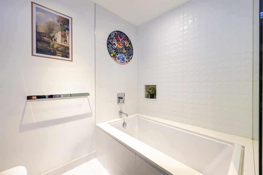 1505 4638 Gladstone Street