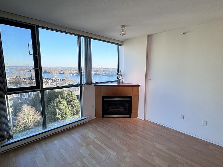 1001 2733 Chandlery Place