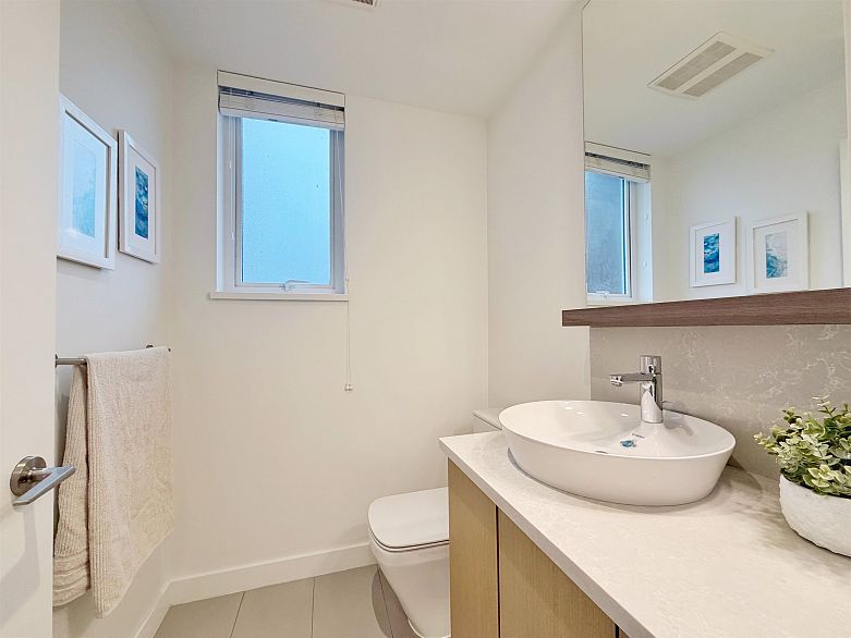 11 368 W 64th Avenue