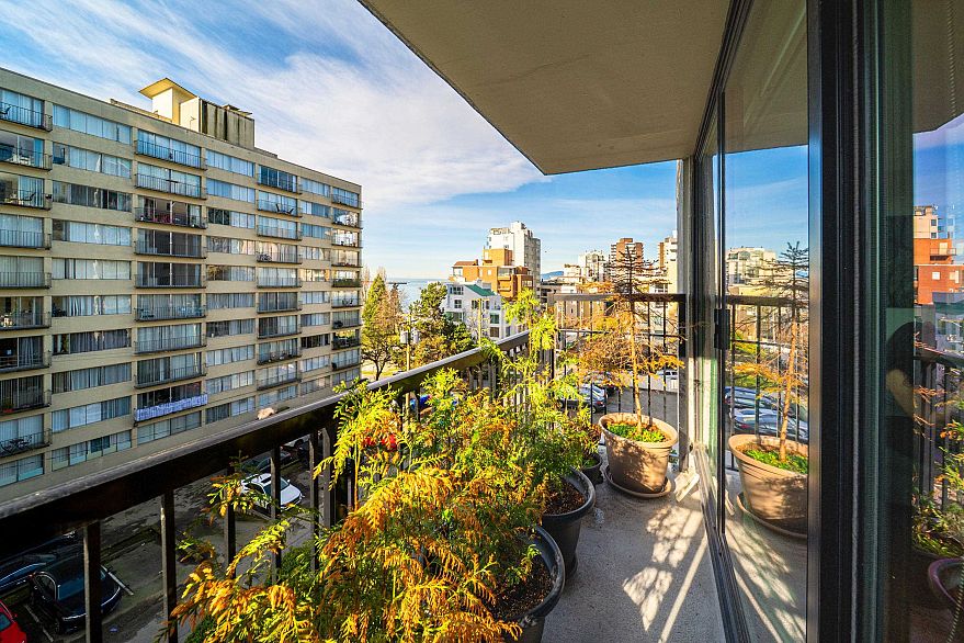 308 1330 Harwood Street