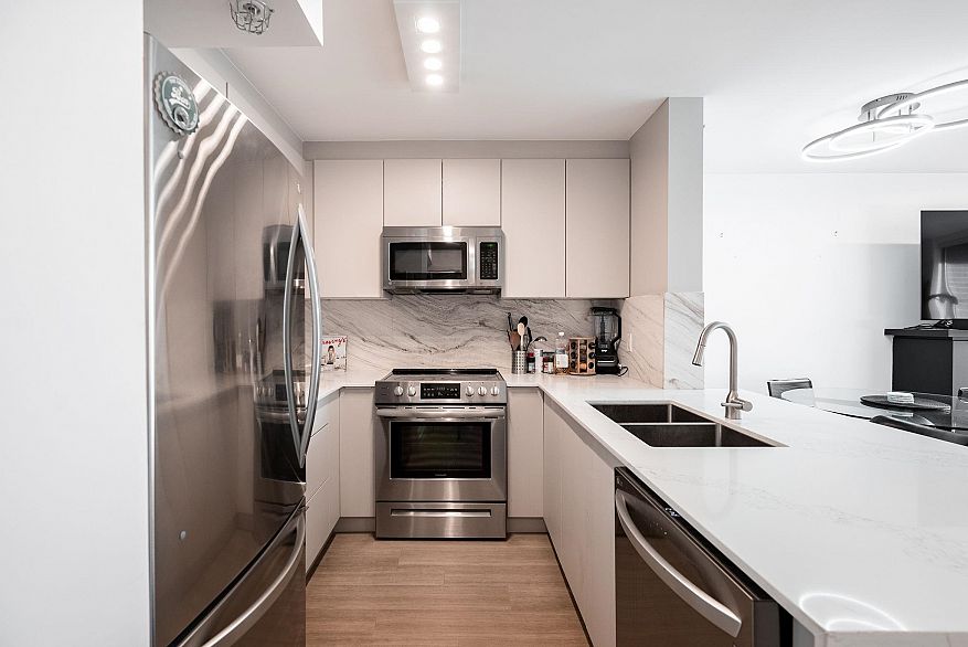 402 1003 Pacific Street