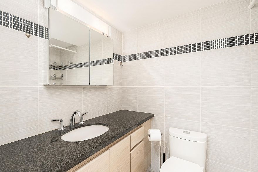 201 1995 Beach Avenue