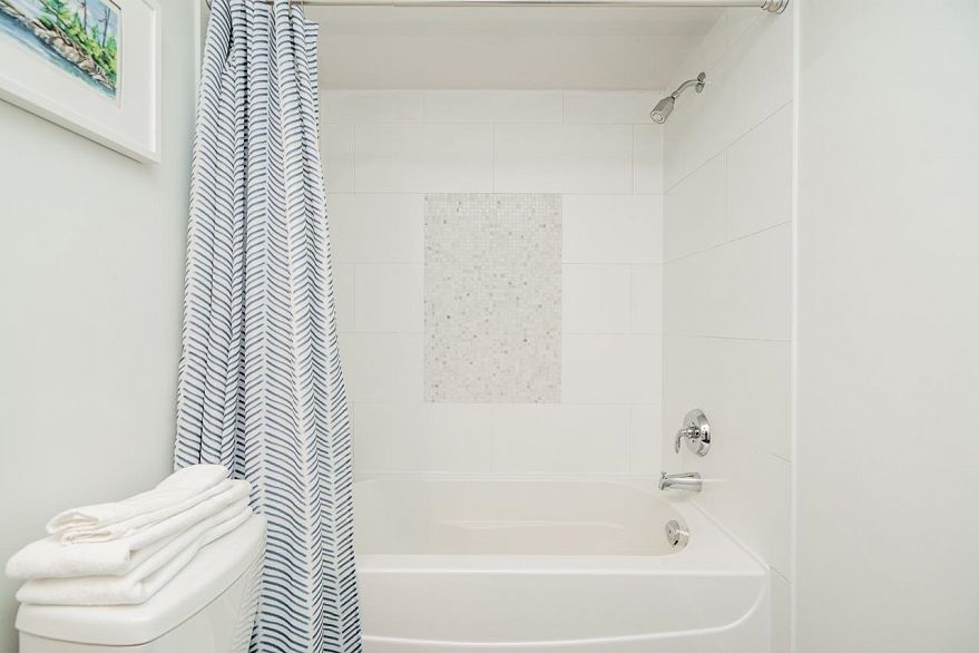 326 738 E 29th Avenue