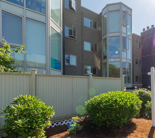 205 2238 Eton Street