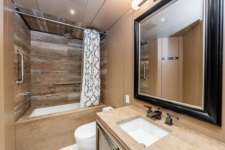 802 1888 Alberni Street