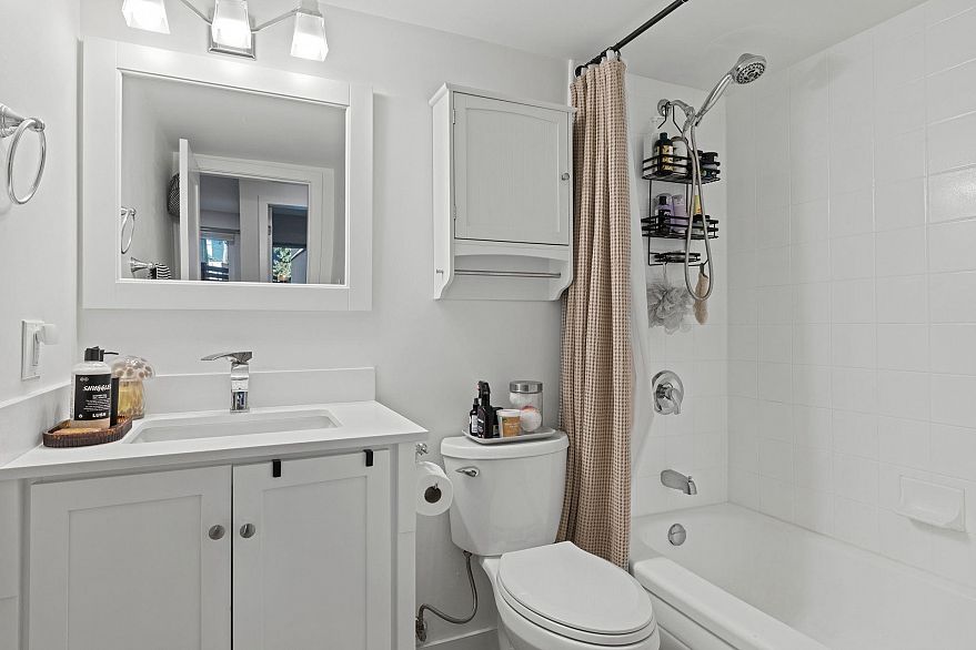 103 1649 Comox Street