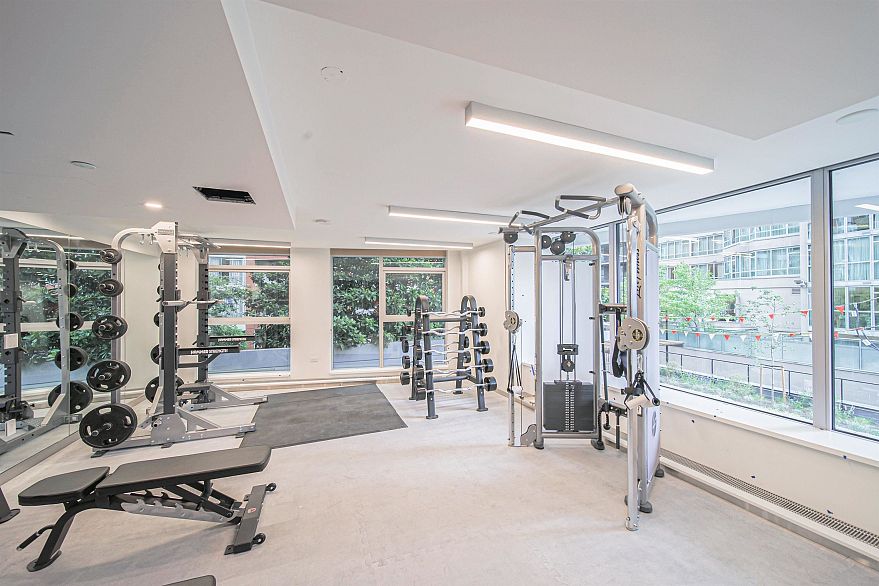 1107 889 Pacific Street