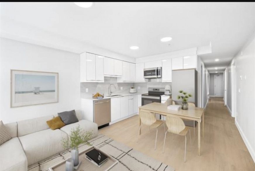 302 3050 Kingsway Road