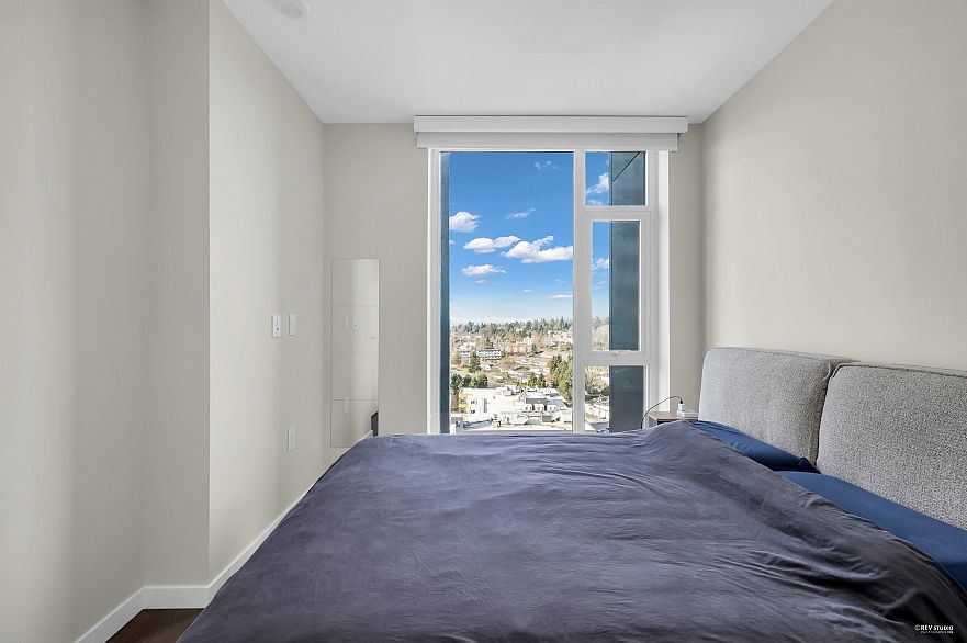 1906 7433 Cambie Street