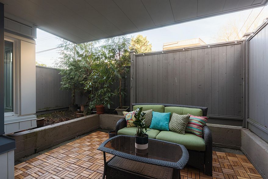 101 2133 Dundas Street