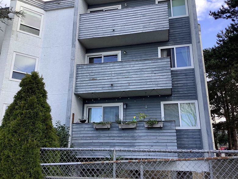 301 16 Lakewood Drive