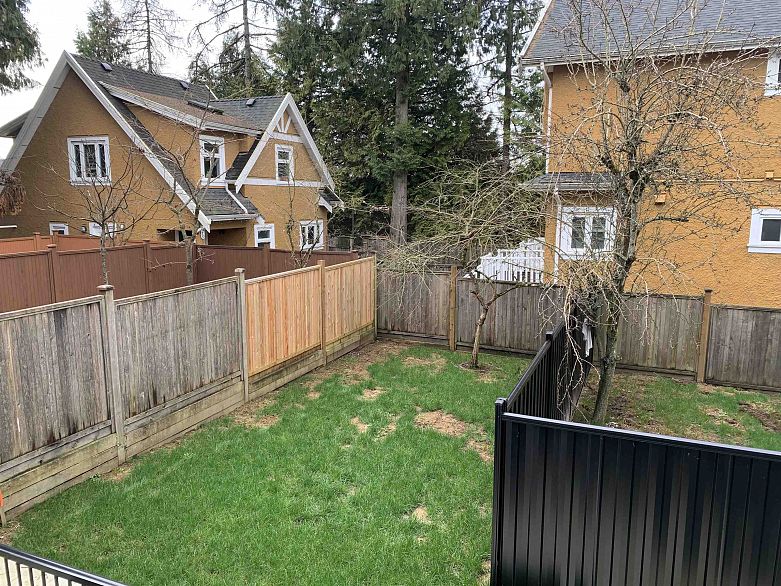 2 5221 Clarendon Street