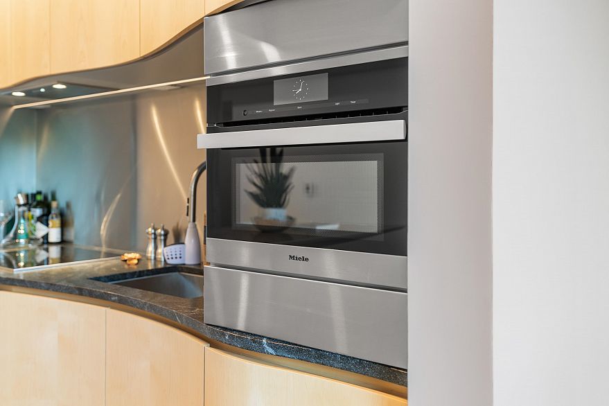 501 1568 Alberni Street