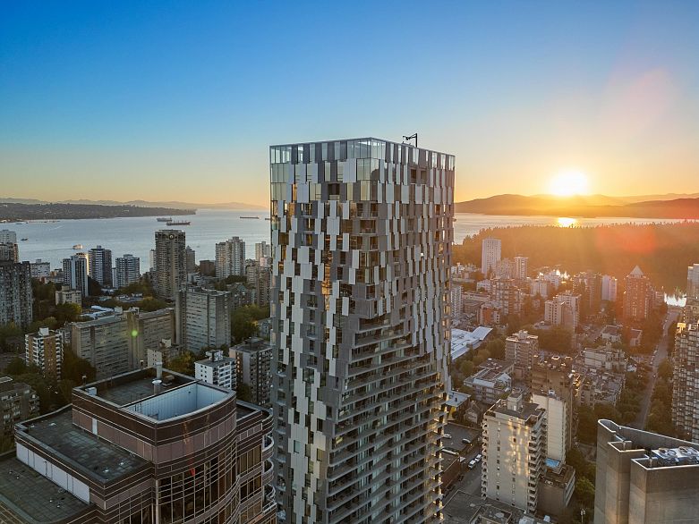 501 1568 Alberni Street