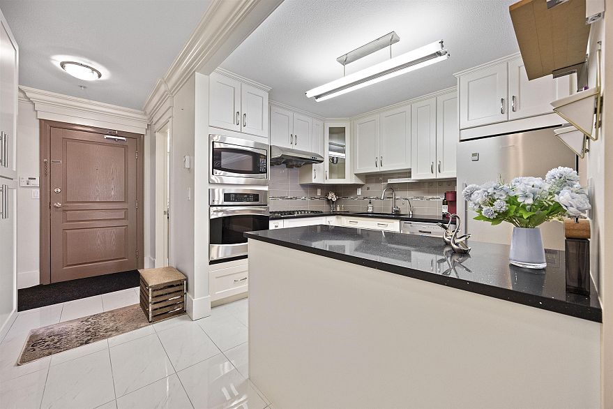 312 5723 Collingwood Street