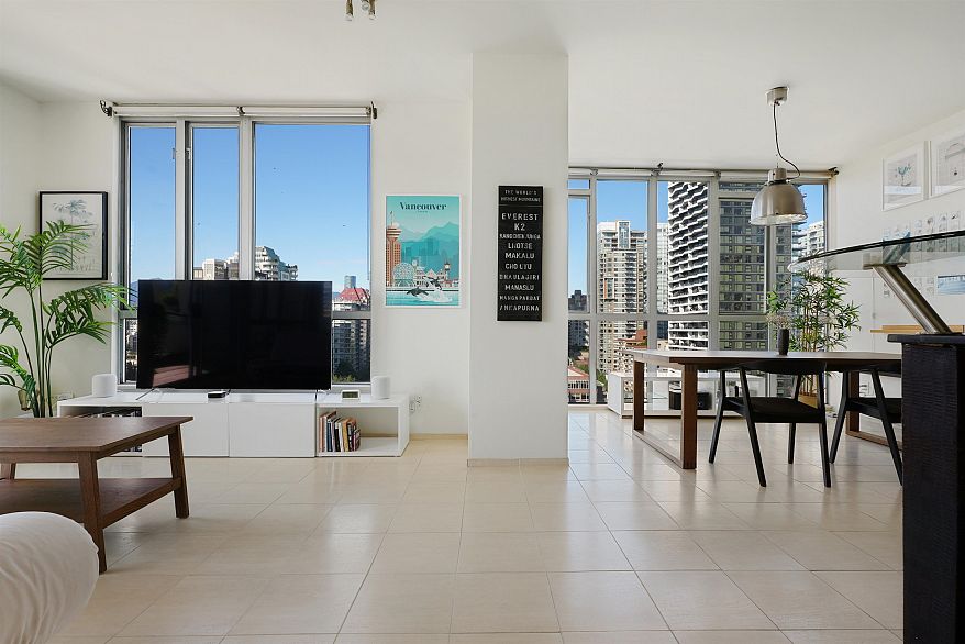 2103 907 Beach Avenue