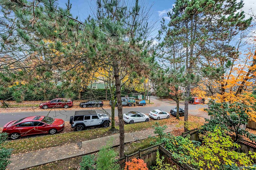 309 825 E 7th Avenue