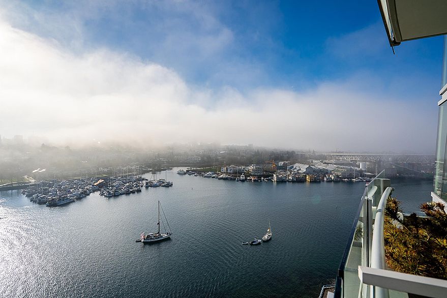 1703 1560 Homer Mews