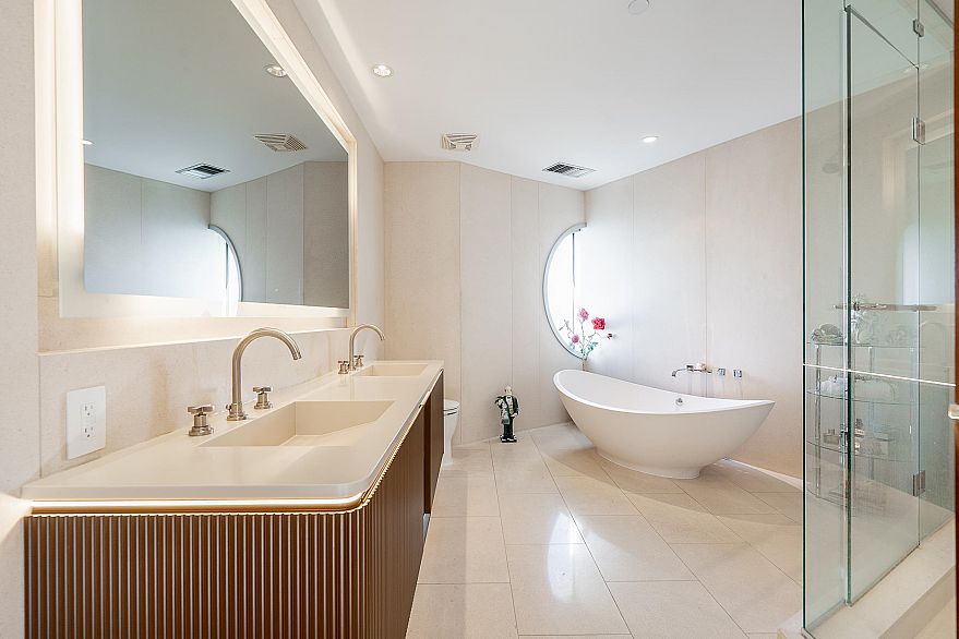 1703 1560 Homer Mews