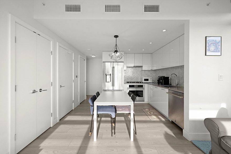 1405 3581 E Kent Avenue North