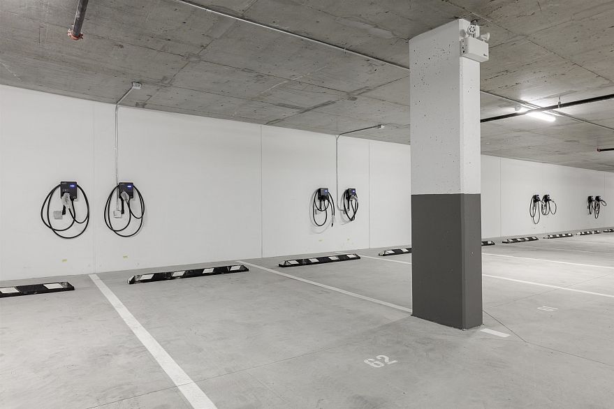 406 2471 Saint George Street