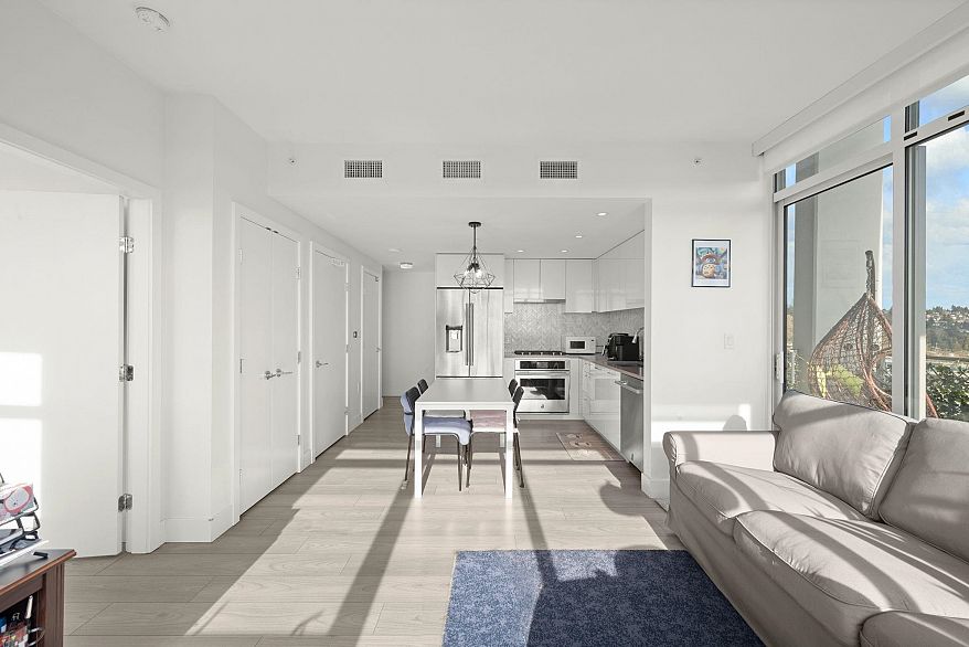 1405 3581 E Kent Avenue North