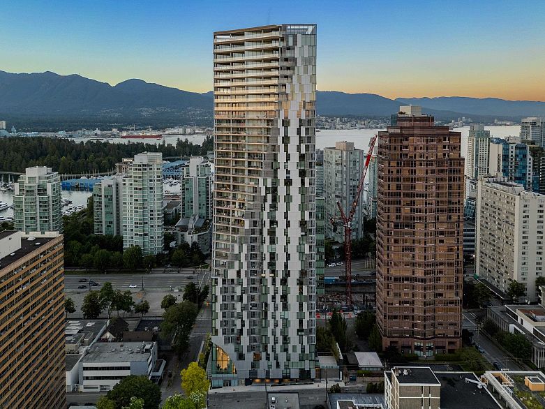 501 1568 Alberni Street