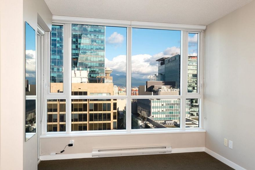 2102 833 Seymour Street