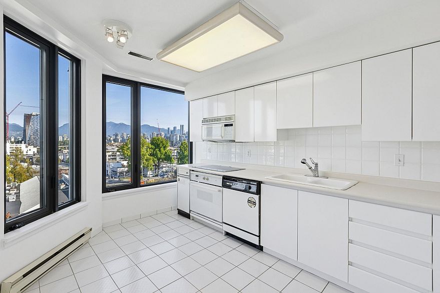 609 2201 Pine Street