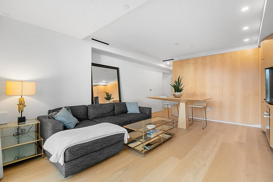 501 1568 Alberni Street