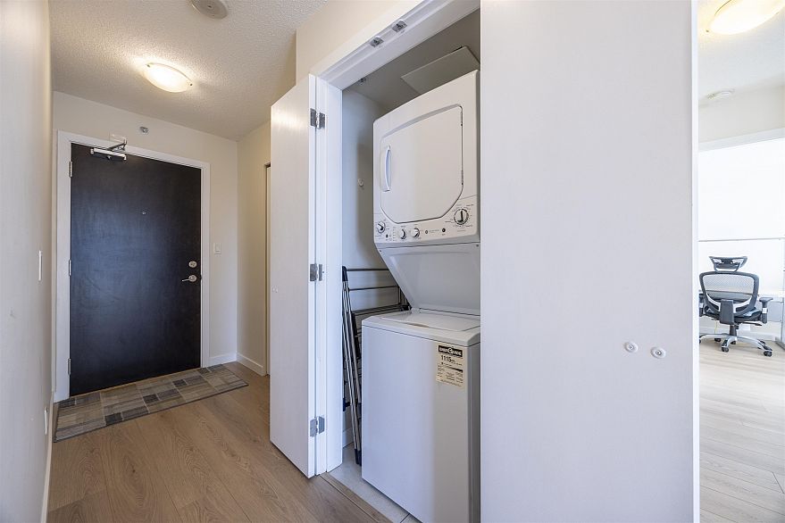 1906 188 Keefer Place